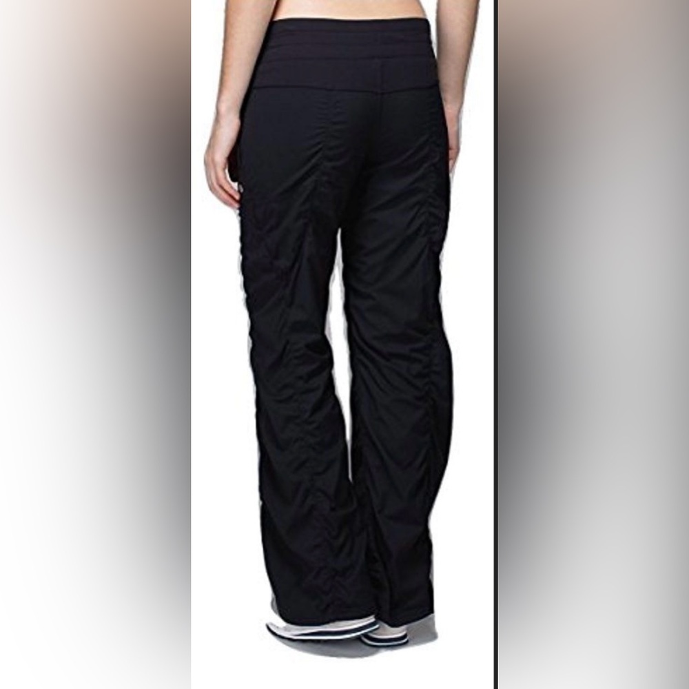 🖤LULULEMON 10” LEG OPENING DANCE STUDIO PANT BLACK🖤